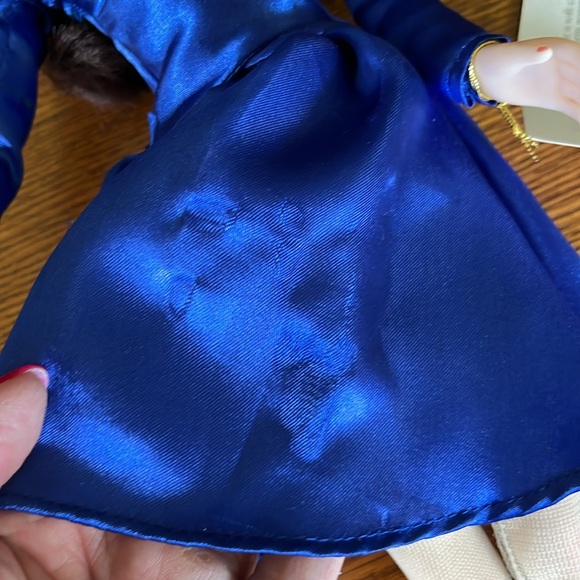 Kate Middleton “The Royal Engagement” Doll - Picture 8 of 9